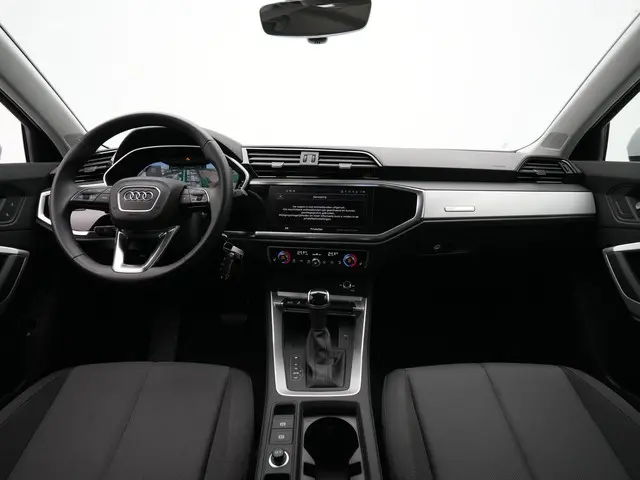 Audi Q3 45 TFSI e 245 pk Pro-Line 2024 Hybride Benzine 14