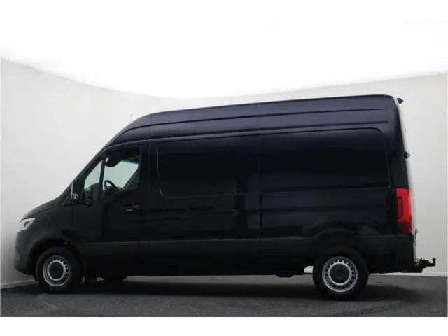 Mercedes-Benz Sprinter 3