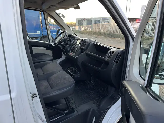 Peugeot Boxer 435 2.0 BlueHDI L2H1 Premium 2019 Diesel 14