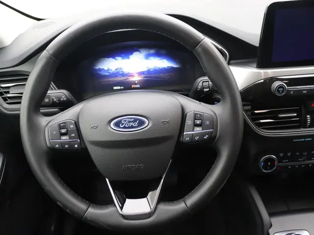 Ford Kuga 2.5 PHEV Titanium X Navi. 2023 Hybride Benzine 13