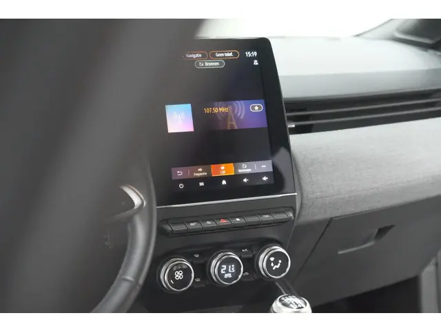 Renault Clio TCe 90 Techno 2025 Benzine 52