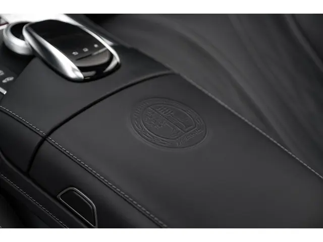 Mercedes-Benz S-Klasse Coupé AMG 65 2015 Benzine 28