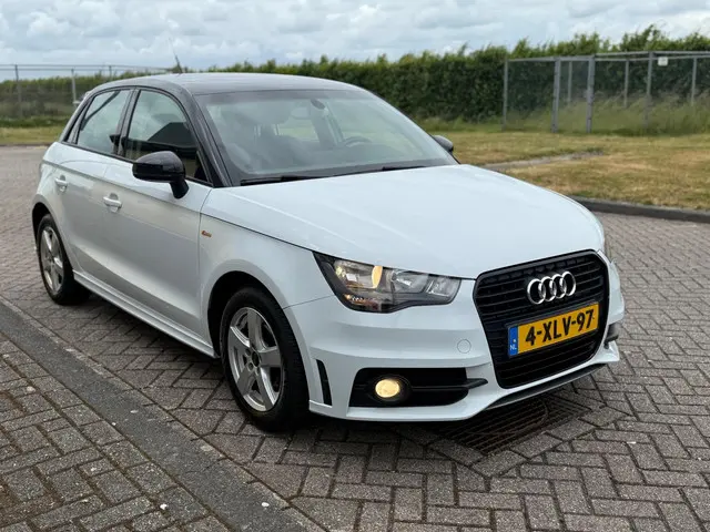 Audi A1 Sportback 1.2 TFSI S-Line Bj 2014 2014 Benzine 3