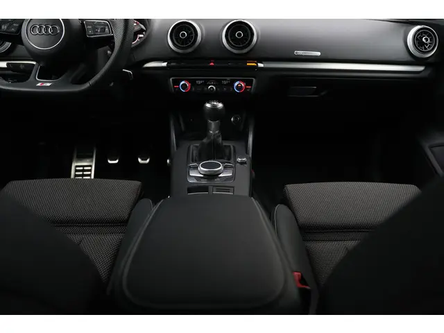 Audi A3 Limousine 30 TFSI 3x S-line 2020 Benzine 20
