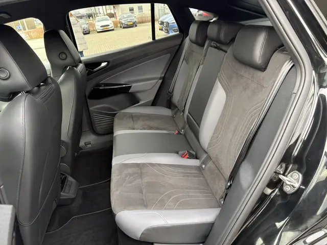 Volkswagen ID.5 Pro Business 77 kWh 2024 Elektrisch 37