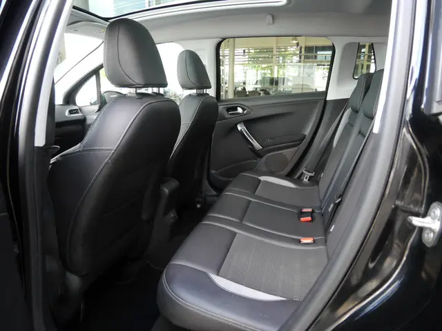 Peugeot 2008 1.2 PureTech Allure 2015 Benzine 8