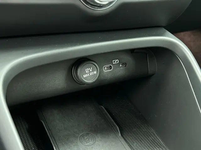 Volvo XC40 Recharge Plus 70 kWh 2022 Elektrisch 26