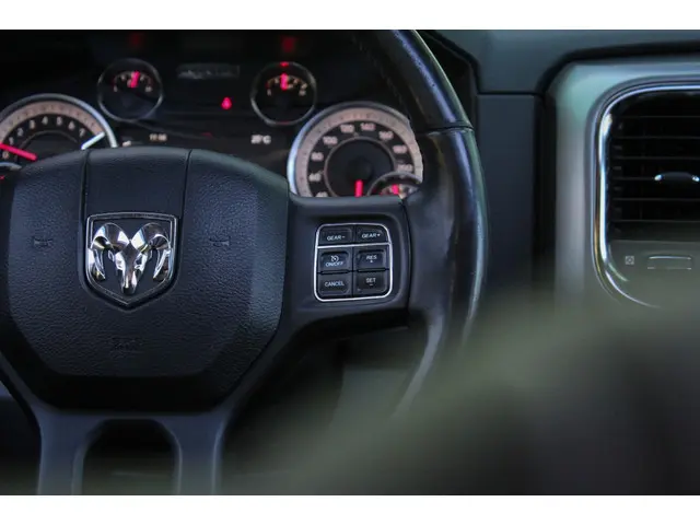 Dodge Ram 1500 5.7 V8 4x4 QC 6'4 2018 LPG/Gas 18