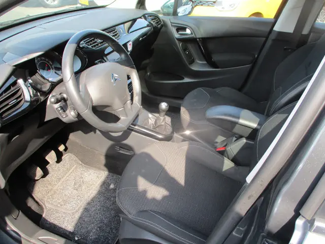 Citroën C3 1.2 VTi Collection 2013 Benzine 6