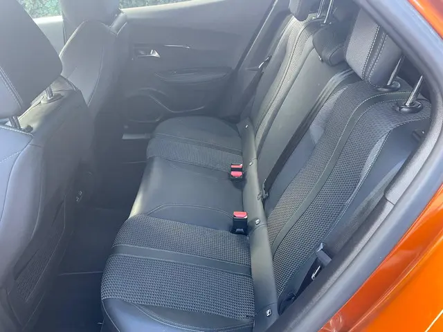 Peugeot 2008 1.2 PureTech GT 2021 Benzine 12