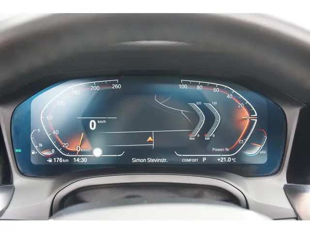 BMW 3 Serie 318i High Executive 2021 Benzine 31