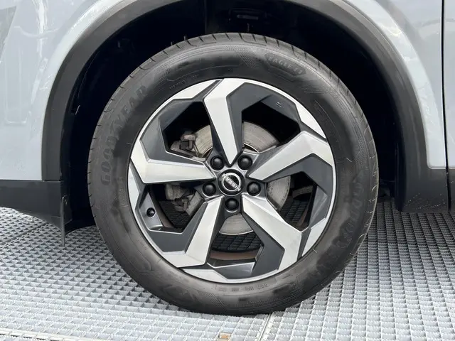 Nissan QASHQAI 1.3 MHEV N-Connecta 2023 Benzine 30