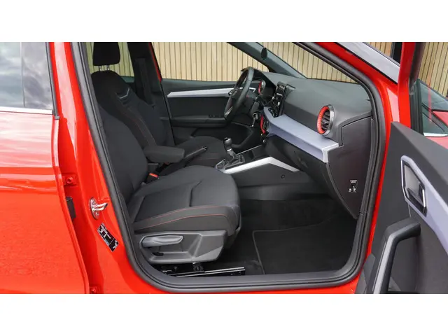 SEAT Arona 1.0 TSI 95pk FR-Line 2024 Benzine 10