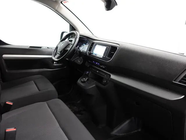 Opel Vivaro 2.0 BlueHDi 145PK L3 Automaat 2023 Diesel 42