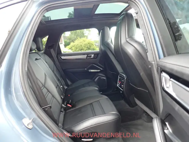 Porsche Cayenne 4.0 V8 2017 Benzine 12