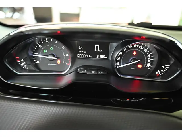 Peugeot 2008 1.2 PureTech Signature 2019 Benzine 20