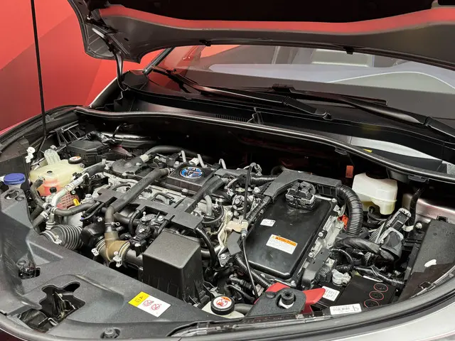 Toyota C-HR 1.8 Hybrid Bi-Tone 2018 Hybride Benzine 12