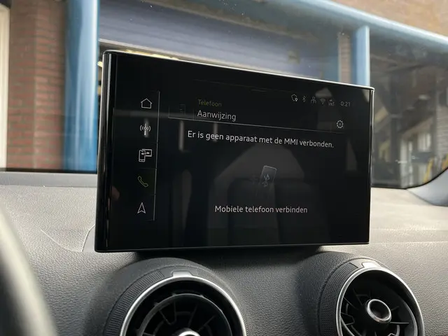 Audi Q2 35 TFSI S Edition 2025 Benzine 24