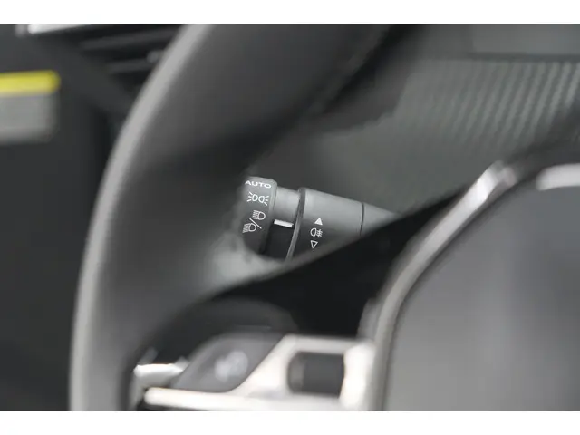 Peugeot 2008 PureTech 100 Allure 2024 Benzine 35