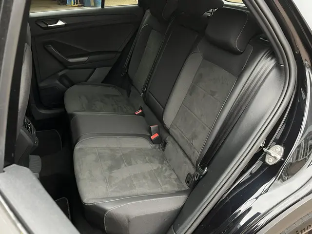 Volkswagen T-Roc 1.5 TSI R-Line Edition 2025 Benzine 11