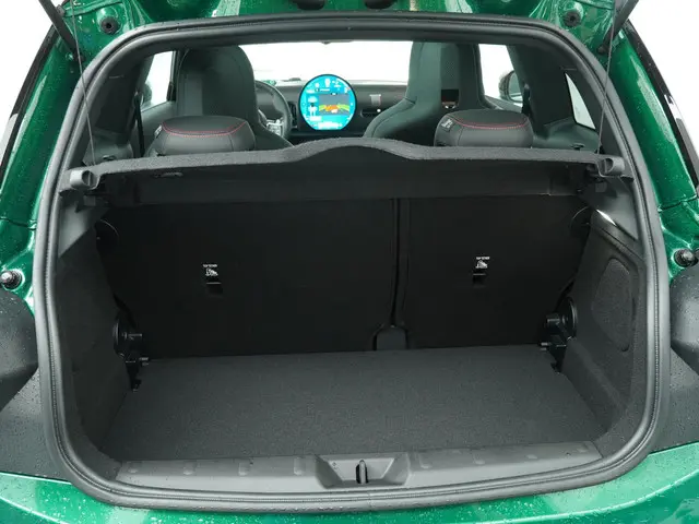 MINI 3-Deurs Cooper C 2025 Benzine 24