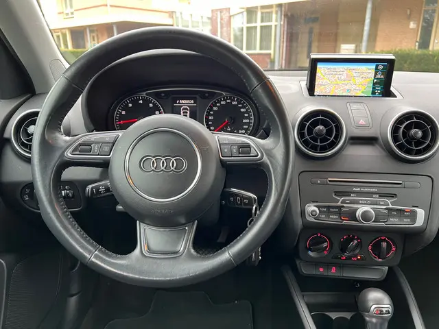 Audi A1 Sportback 1.4 TFSI Adrenalin 2016 Benzine 12