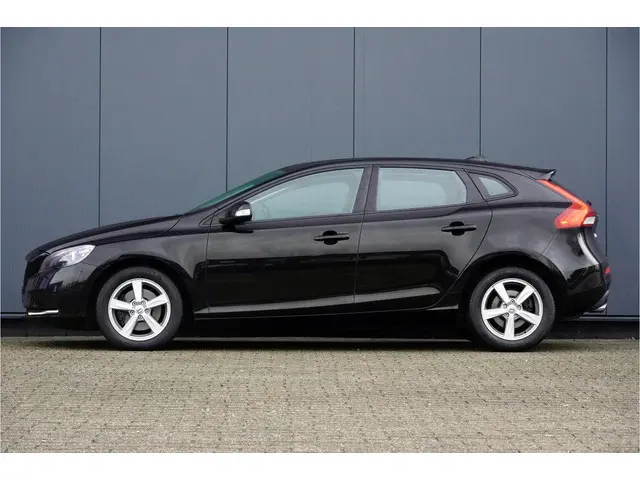 Volvo V40 2.0 T3 153 pk NORDIC BUSINESS 2018 Benzine 5