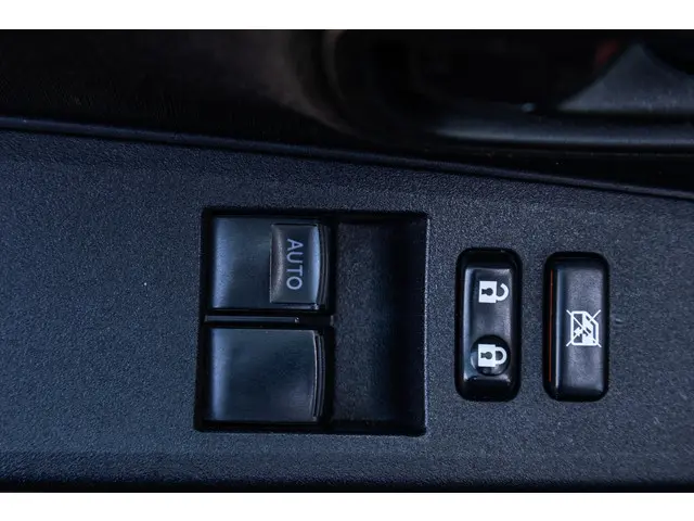 Toyota Yaris 1.0 VVT-i Aspiration 2014 Benzine 20