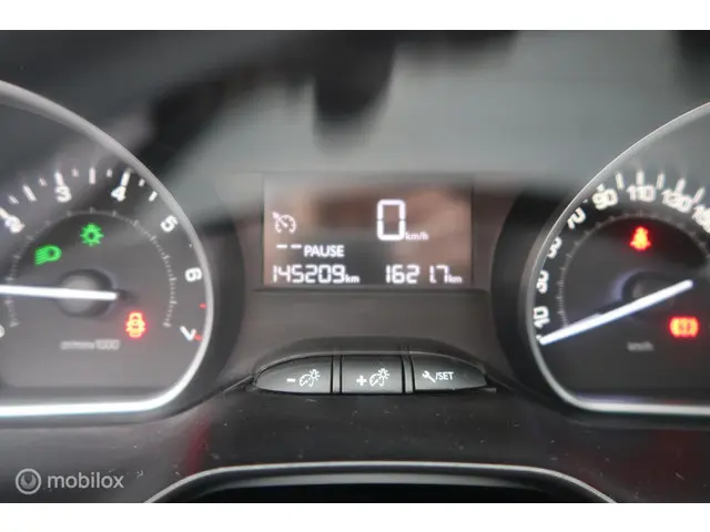 Peugeot 208 1.2 PureTech Blue Lease 2015 Benzine 16