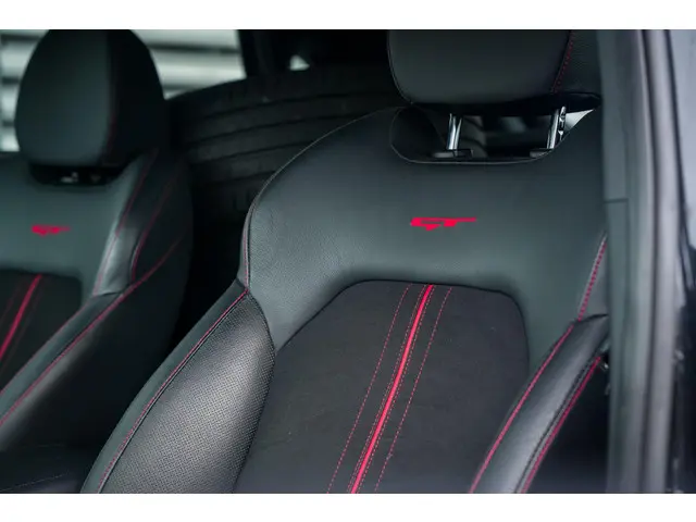Kia Ceed 1.6 T-GDi GT 2019 Benzine 26