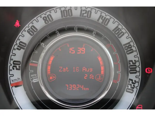 Fiat 500 1.2 Lounge, Navi, Clima, 73924km 2016 Benzine 18
