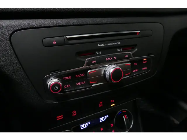 Audi Q3 2.0 TFSI quattro S Line 2017 Benzine 10