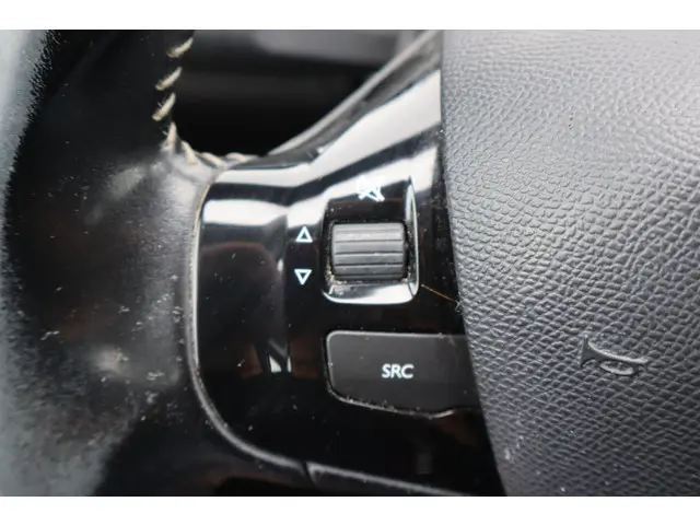 Peugeot 308 1.6 BlueHDi Allure 2016 Diesel 23