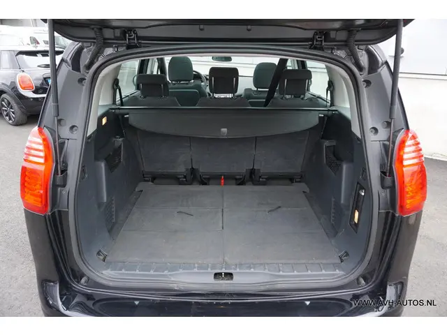 Peugeot 5008 1.6 THP Active 5 - persoons! 2013 Benzine 8
