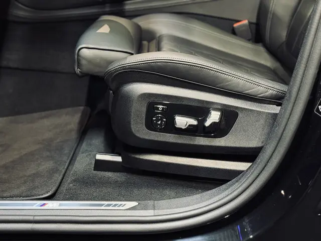 BMW X6 xDrive40i High Executive M-Sport 2020 Benzine 12