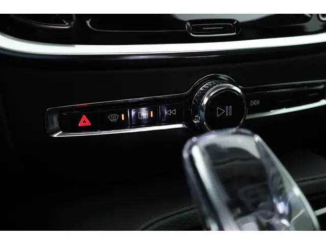 Volvo V60 2.0 T8 Inscription 2022 Hybride Benzine 25