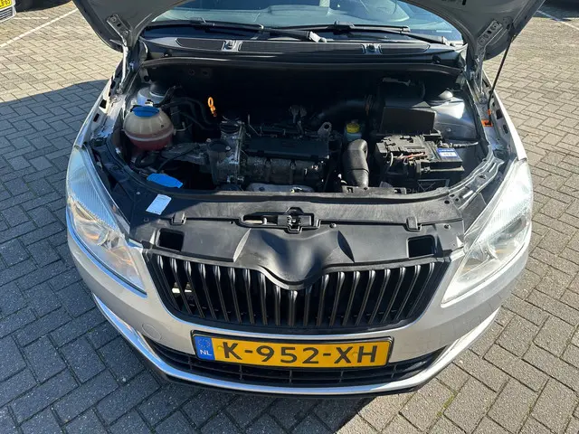 Škoda Fabia 1.2 Comfort , 5 deurs , airco 2013 Benzine 16