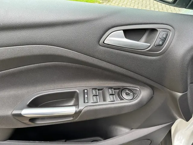 Ford C-MAX 1.5 Titanium 2018 Benzine 20