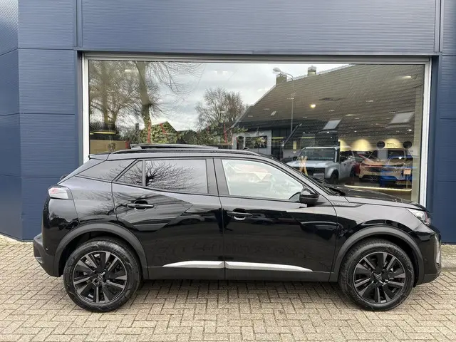 Peugeot 2008 1.2 Hybrid 145 PK GT 2025 Hybride Benzine 9