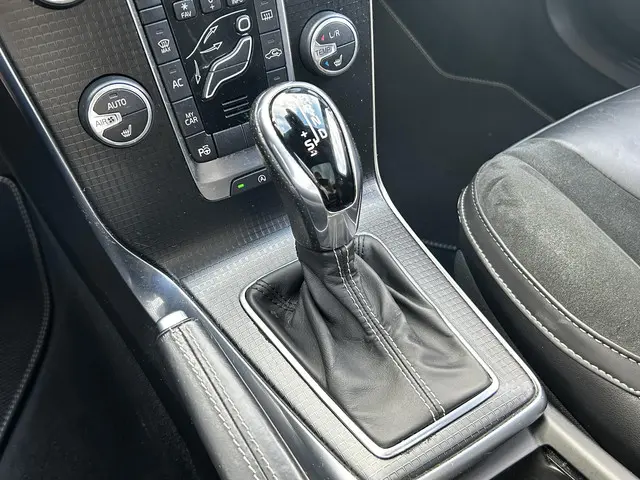 Volvo V40 1.5 T3 Polar+ Sport 2020 Benzine 18