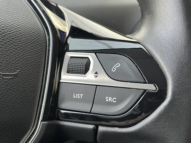 Peugeot 3008 PureTech 130 Allure 2018 Benzine 17