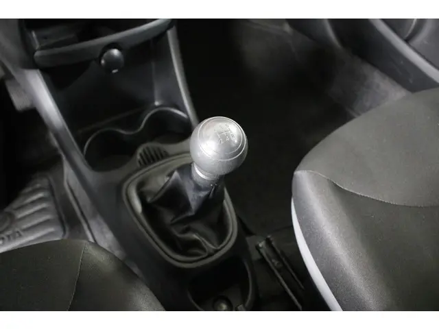 Toyota Aygo 1.0 VVT-i Now 2013 Benzine 19