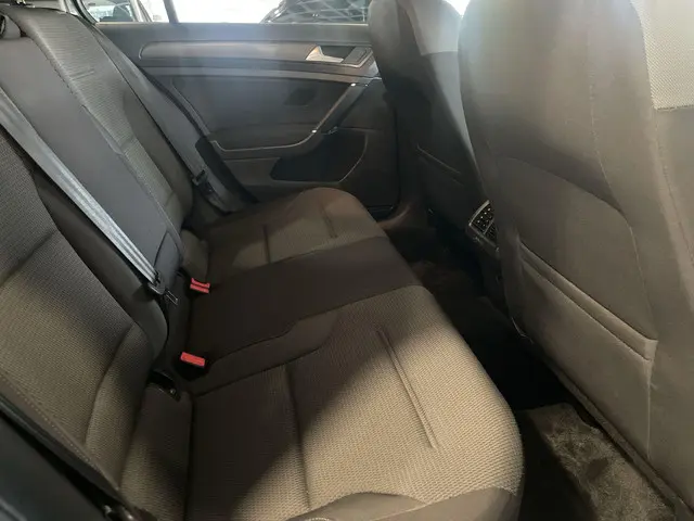 Volkswagen Golf 1.0 TSI Comfortline 2017 Benzine 44