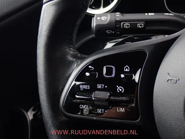 Mercedes-Benz CLA Shooting Brake 180 2020 Benzine 22