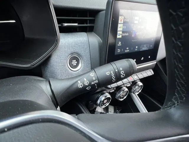 Mitsubishi Colt 1.6 HEV Intense 2024 Hybride Benzine 26