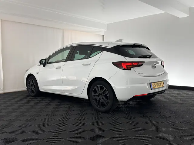 Opel Astra 1.6 CDTI Online Edition 2017 Diesel 4