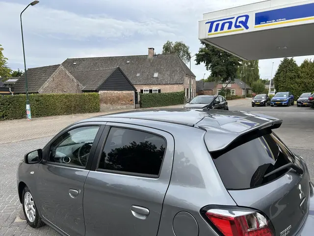 Mitsubishi Space Star 1.2 Active 2021 Benzine 10