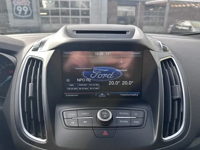 Ford C-MAX 1.5 Titanium 2017 Benzine 22