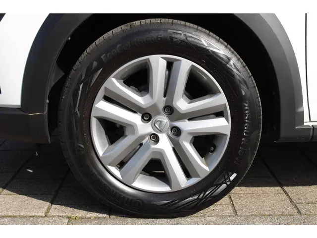 Dacia Sandero Stepway TCe 90 Essential 2022 Benzine 31