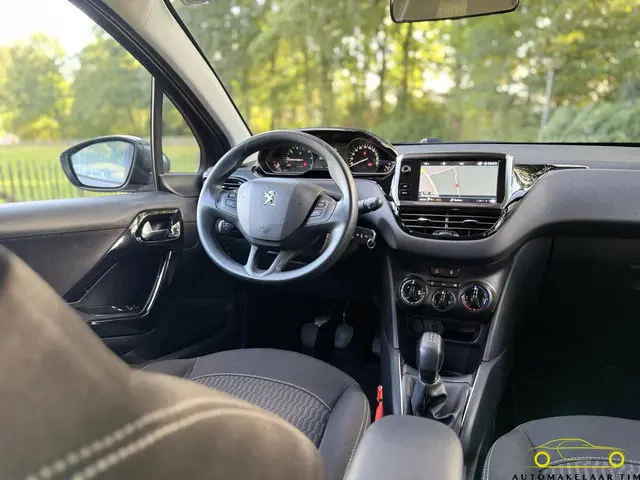 Peugeot 208 1.2 PureTech / Orig. NL / 1e eig. 2018 Benzine 13